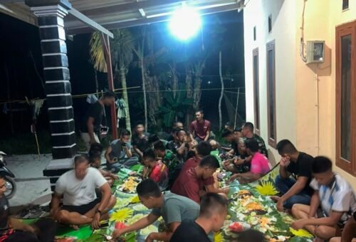 Malam Penuh Kebersamaan di Desa Deniang: Prajurit dan Warga Berbaur