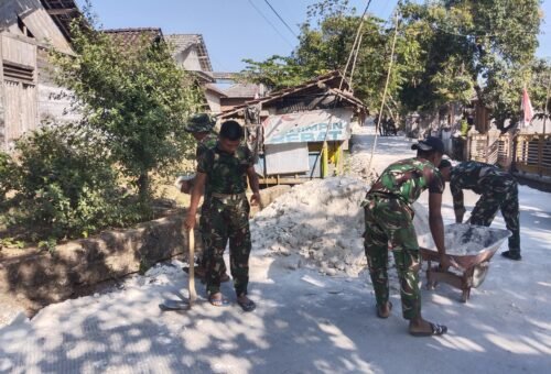 Dedikasi Satgas TMMD Kodim 0813/Bojonegoro dalam Proyek Penimbunan Jalan Kedung Pandan