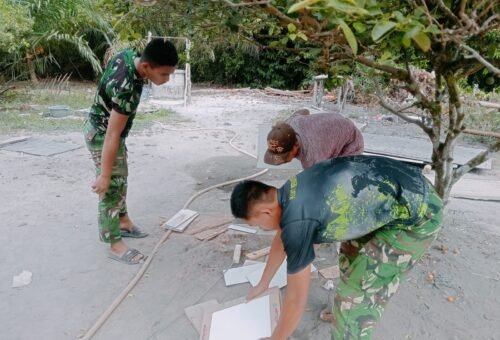 Progres Pembangunan Rumah Pak Ardiansyah, Satgas TMMD 129 Kodim 0413/Bangka Perkuat Struktur Atap