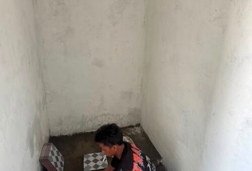 Revitalisasi Kamar Mandi Ibu Rodiah oleh Satgas TMMD 129 Bangka Menuju Hunian Sehat