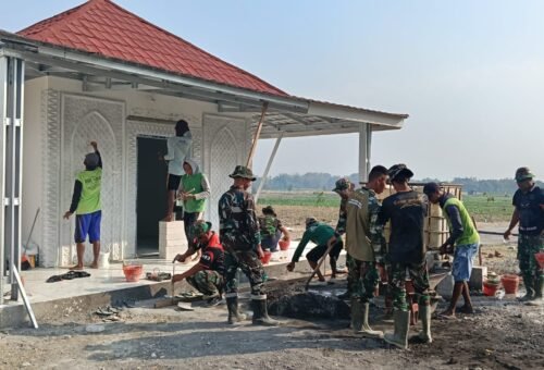 Sinergi TNI dan Komunitas Majukan Pembangunan Sarana Ibadah di Kesong