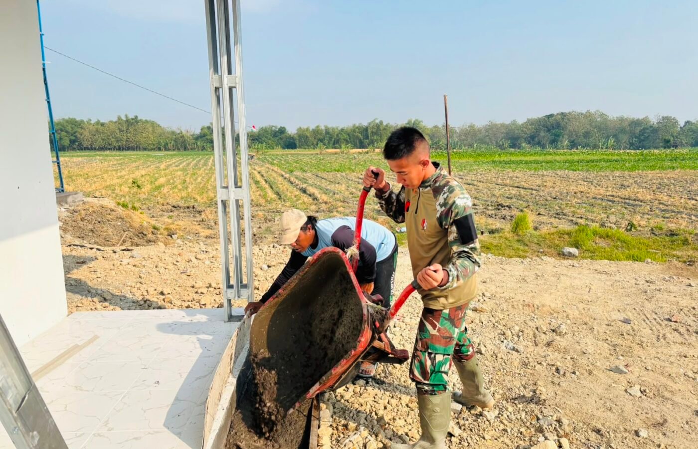 Progres Pembangunan Musala dan Toilet di Desa Kesongo oleh Tim TMMD