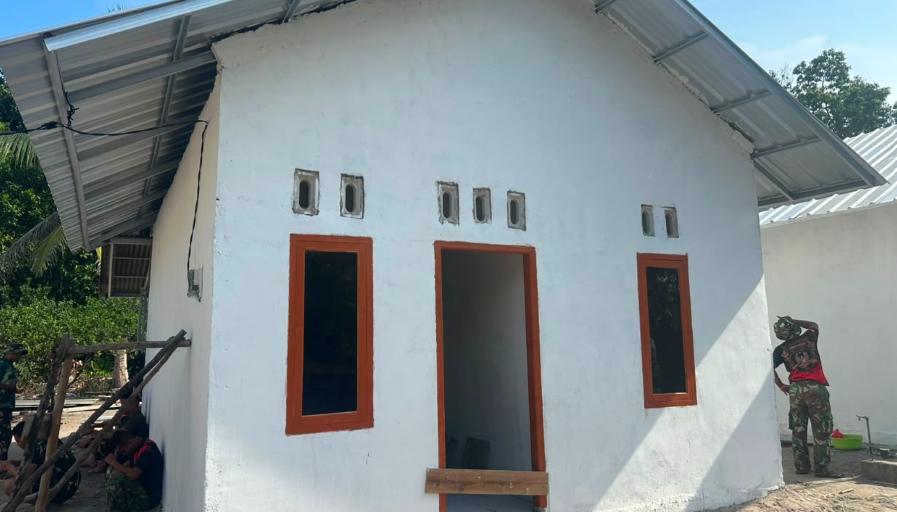 Proyek TMMD 129 Kodim 0413/Bangka: Ibu Rodiah Siap Menempati Rumah Barunya