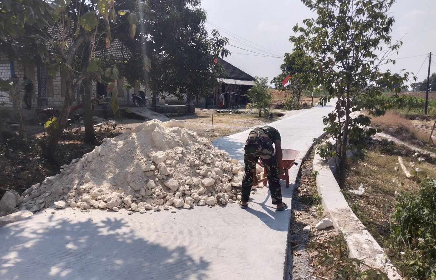 Progres TMMD Ke-129: Penimbunan Jalan Kedung Pandan Memasuki Tahap Penting