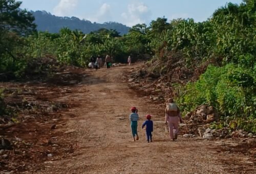Antusiasme Warga Kepulauan Umbele Terhadap Pembukaan Jalan TMMD