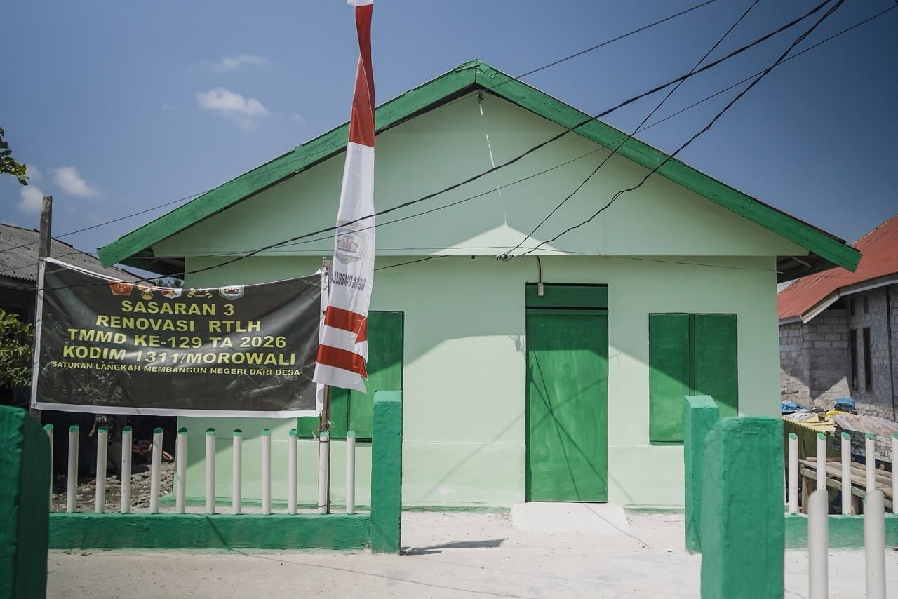 Bapak Suhardi Merasakan Kebahagiaan Usai Renovasi Rumah Selesai