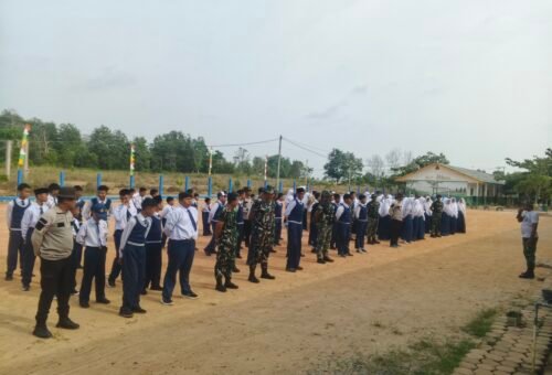 Kolaborasi TNI dan Siswa Muda dalam TMMD ke-129 di Teluk Lobam