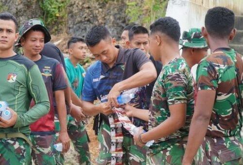 Support Stamina Anggota, Satgas TMMD Ke-129 Salurkan Minuman dan Susu