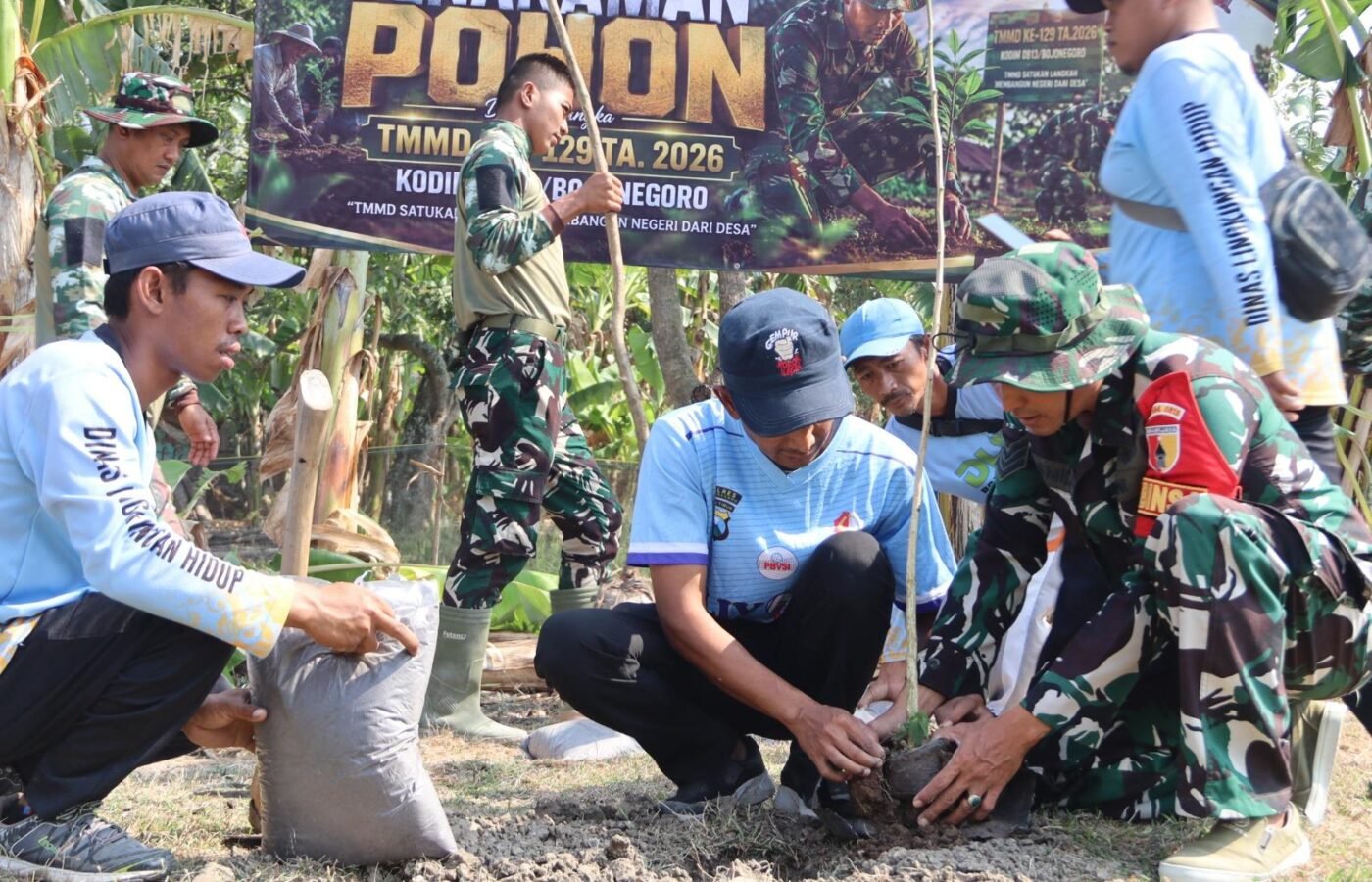 Menanam untuk Masa Depan: Penghijauan di TMMD 129 Bojonegoro