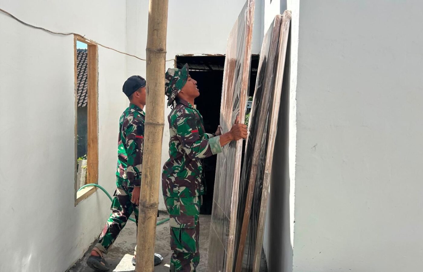 Proses Renovasi Rutilahu TMMD 129 Bojonegoro Menuju Penyelesaian Akhir
