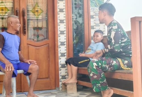 Kebersamaan di Desa Tlemang: Saat Senja dan Cerita Menyatukan Prajurit dengan Masyarakat