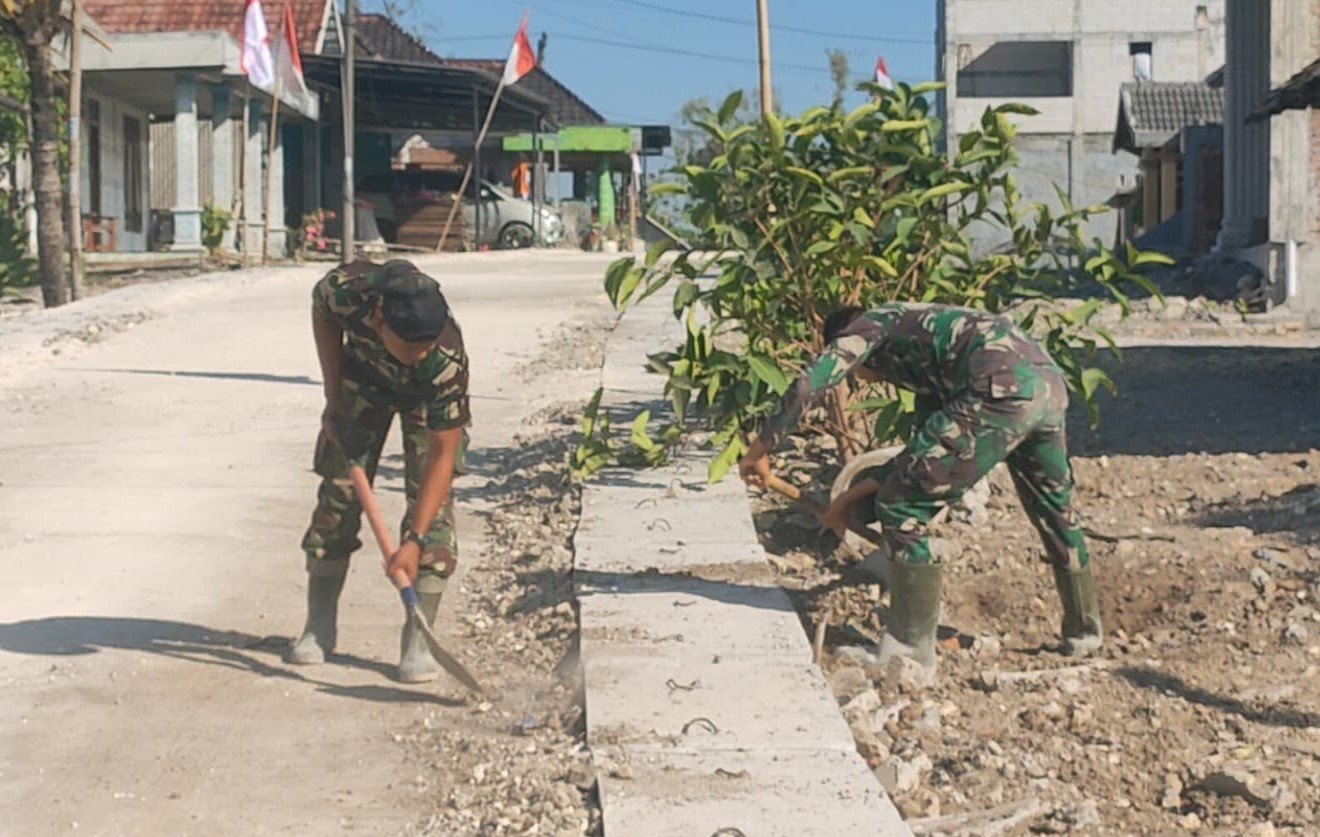 Sinergi TNI dan Warga di Dusun Krebet: Pembangunan Drainase TMMD 129 Bojonegoro