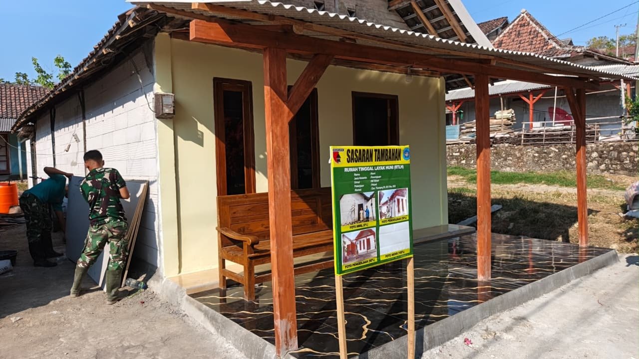 Transformasi Hunian Ibu Kemi: Wujud Empati Satgas TMMD 129 Kodim 0812/Lamongan