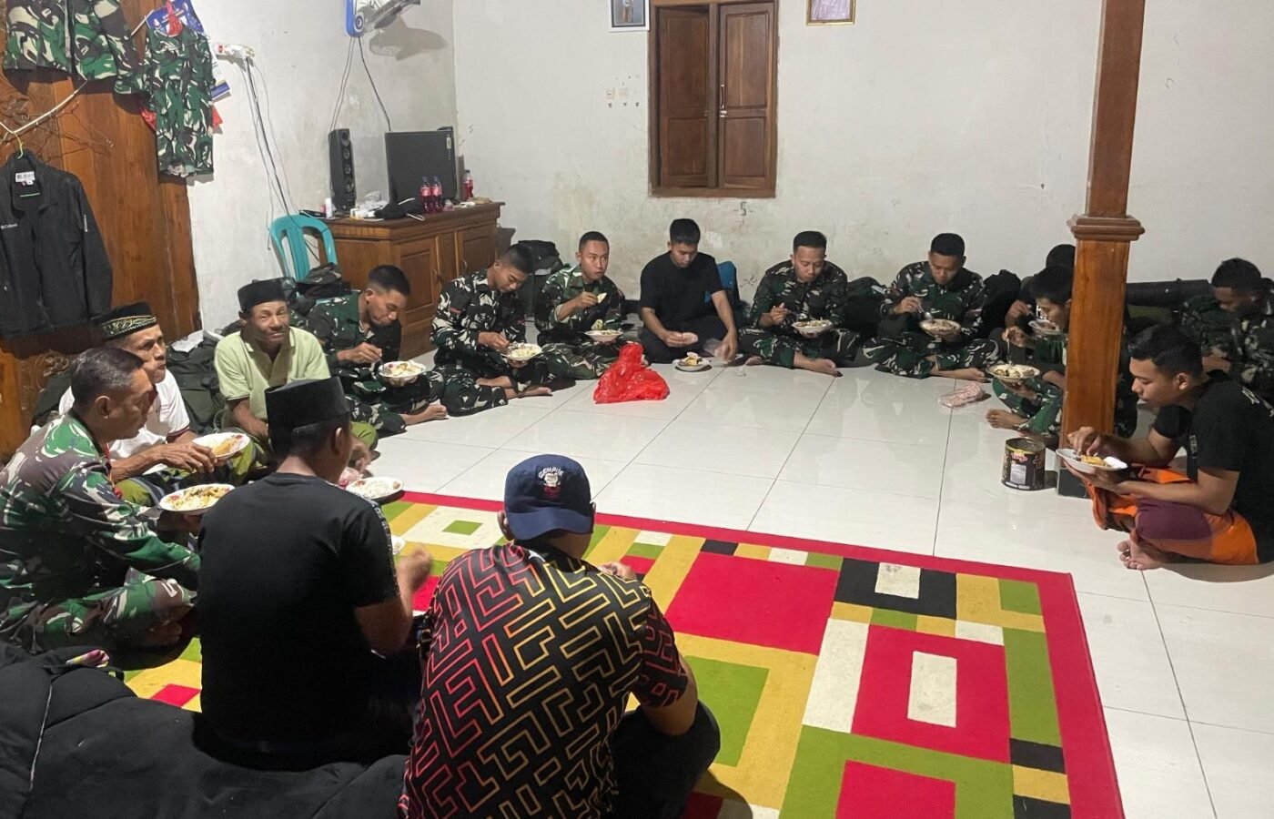 Kedamaian di Pos 1 Kesongo: Sinergi Satgas TMMD 129 Bojonegoro dan Warga Dalam Harmoni