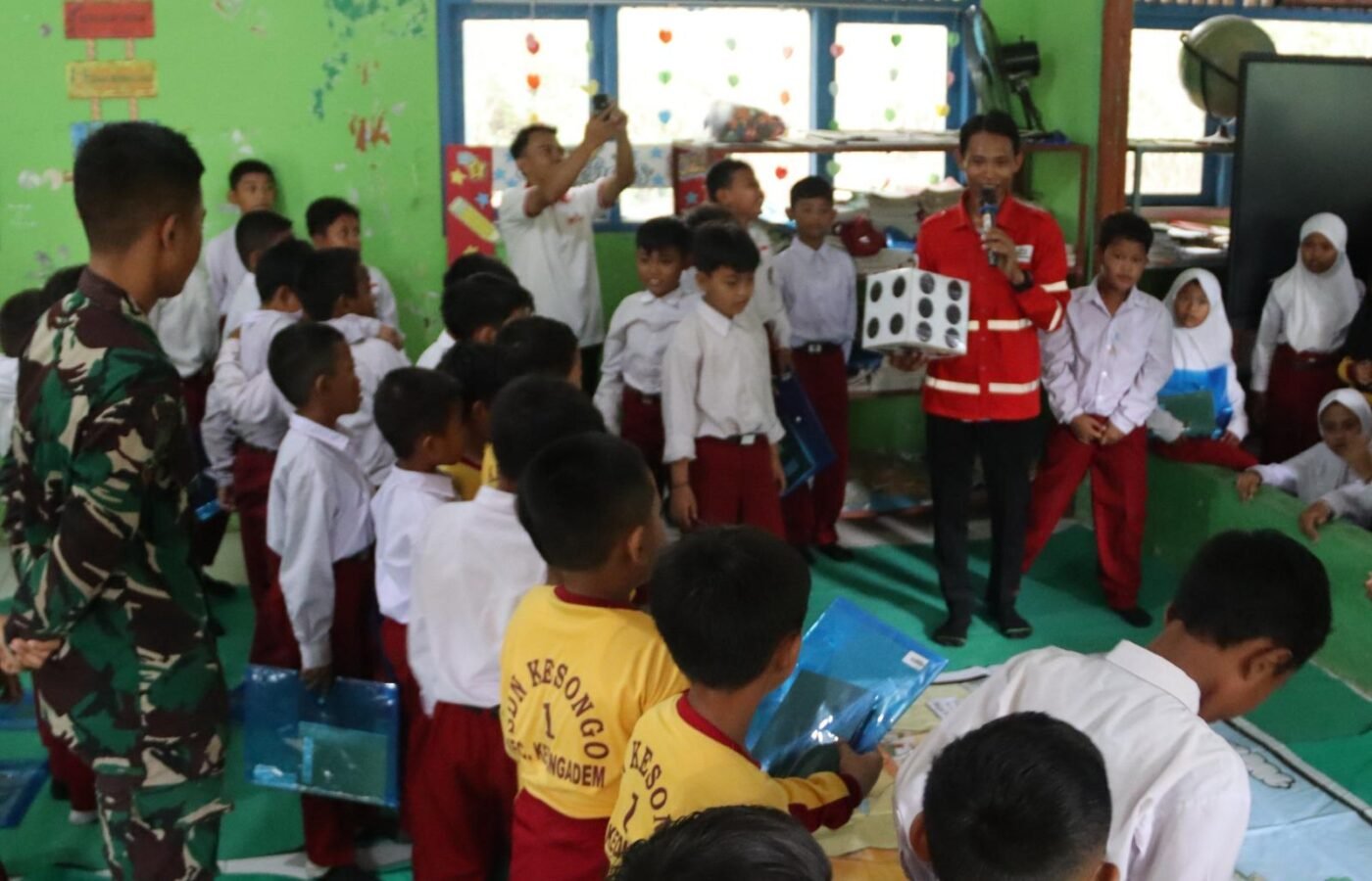 Membangun Generasi Siaga: Edukasi Kebencanaan di TMMD 129 Bojonegoro