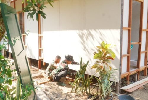 Sinergi Pembangunan: Satgas TMMD dan Masyarakat Wujudkan Rumah Impian