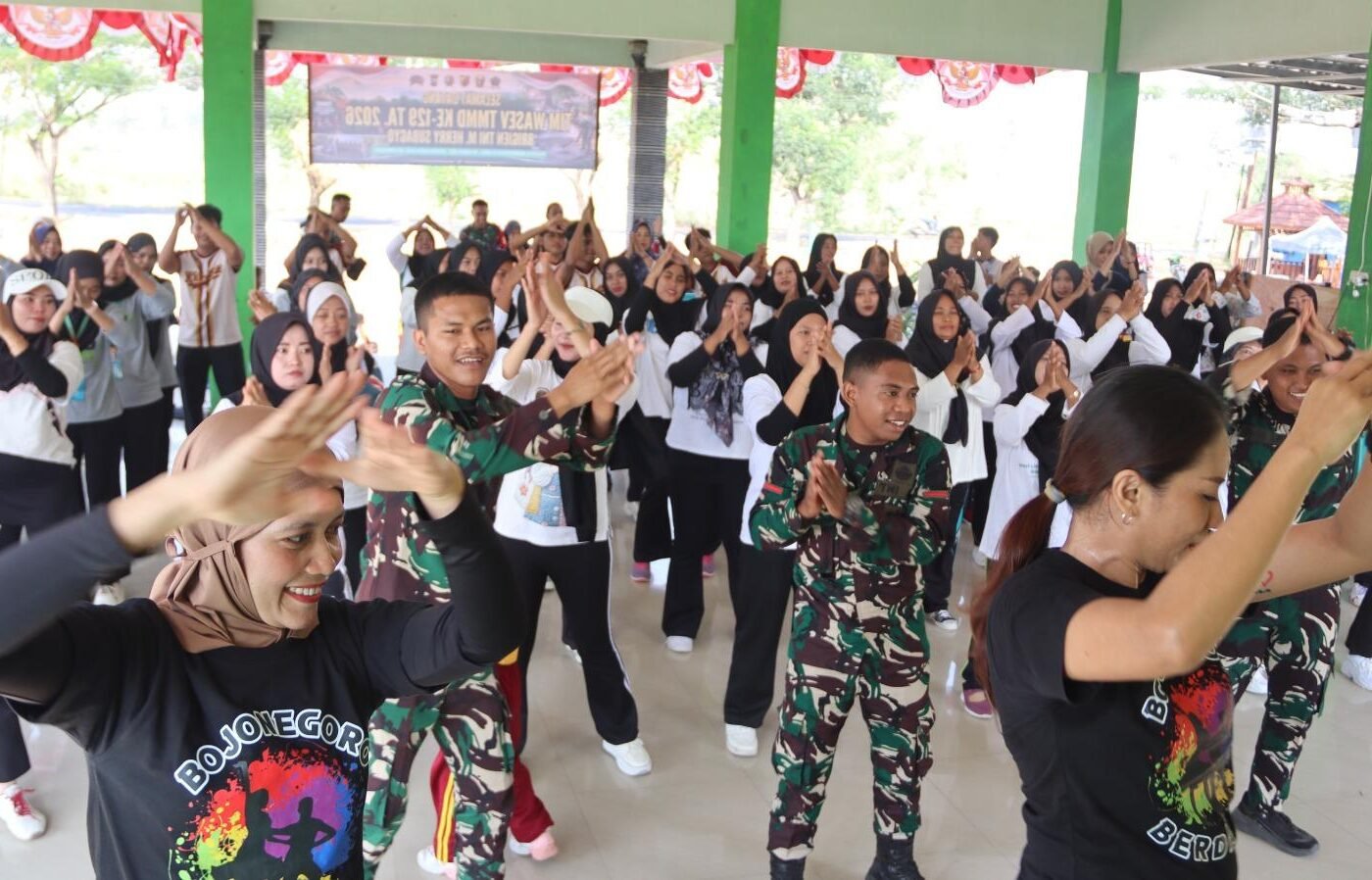 Kegiatan Sosialisasi Senam Line Dance di Bojonegoro