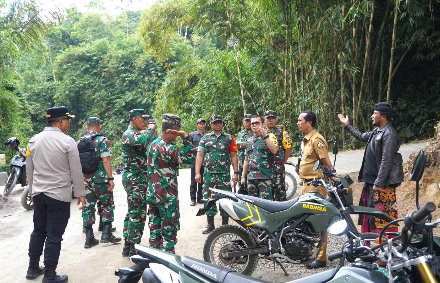 Pengawasan Proyek TMMD ke-129 di Desa Sekardadi