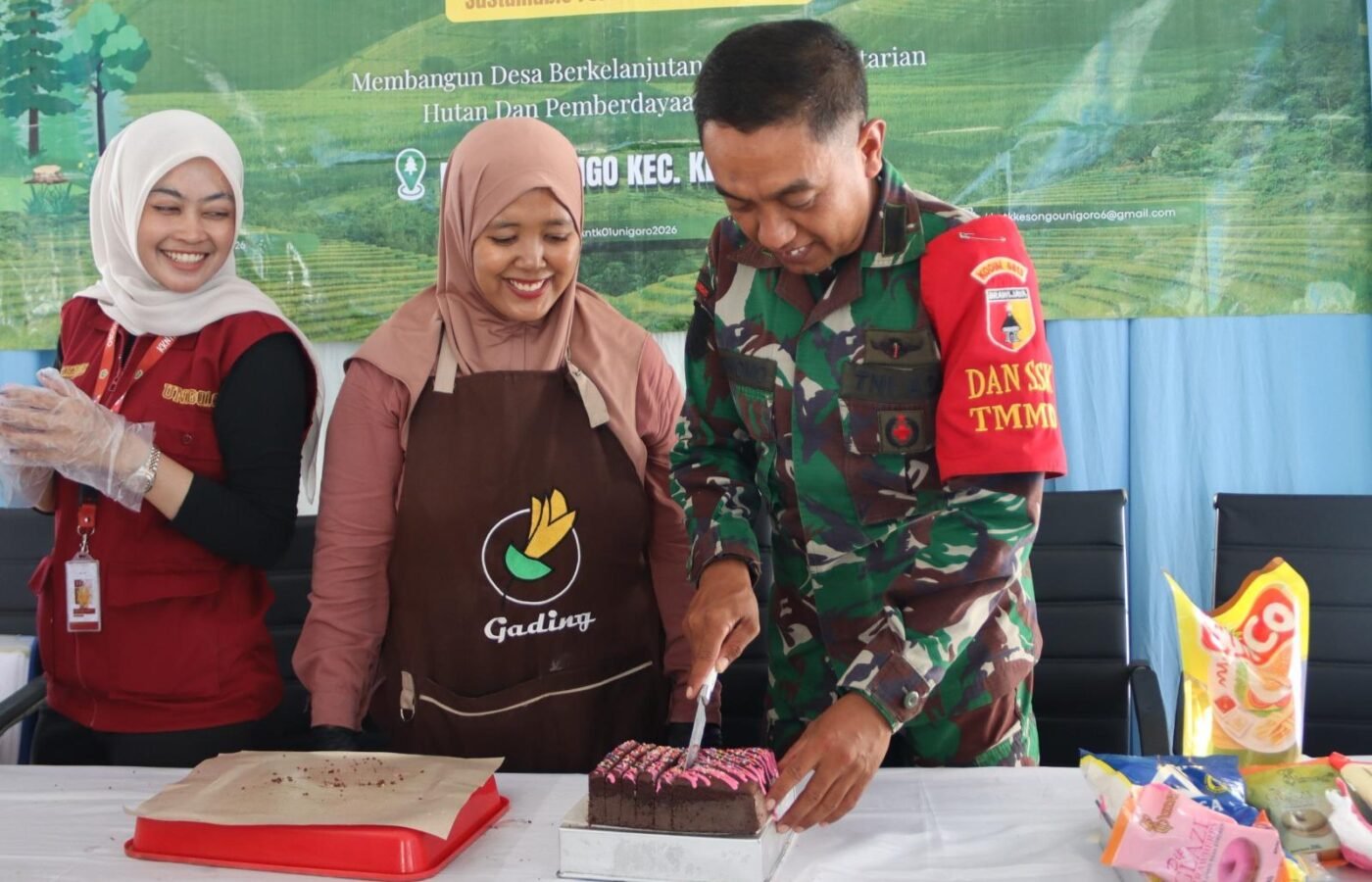 Kerjasama Satgas TMMD 129 Bojonegoro dan Mahasiswa Unigoro Kembangkan Ekonomi Desa Kesongo