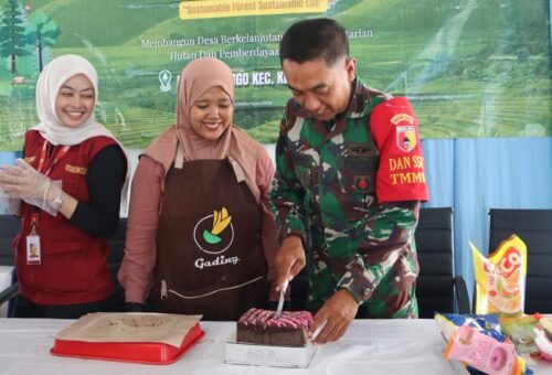 Kerjasama Satgas TMMD 129 Bojonegoro dan Mahasiswa Unigoro Kembangkan Ekonomi Desa Kesongo