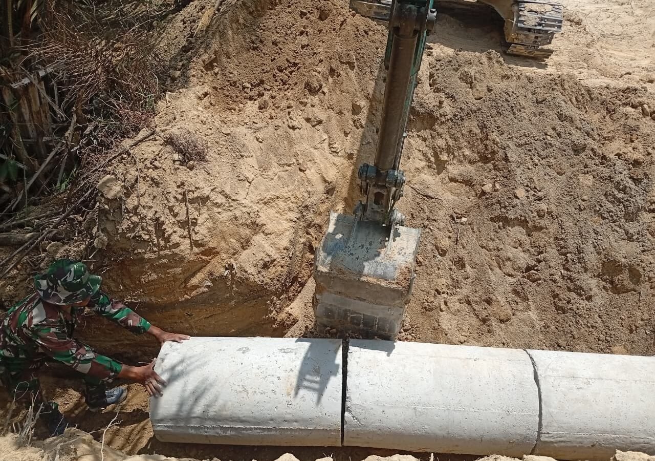 Infrastruktur Jalan Terbaik, Satgas TMMD 129 Bangka Perkuat Drainase untuk Kenyamanan Warga