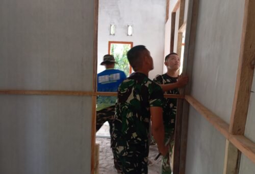 Progres Pemasangan Dek Kamar, Wujudkan Rumah Nyaman Bersama TMMD 129