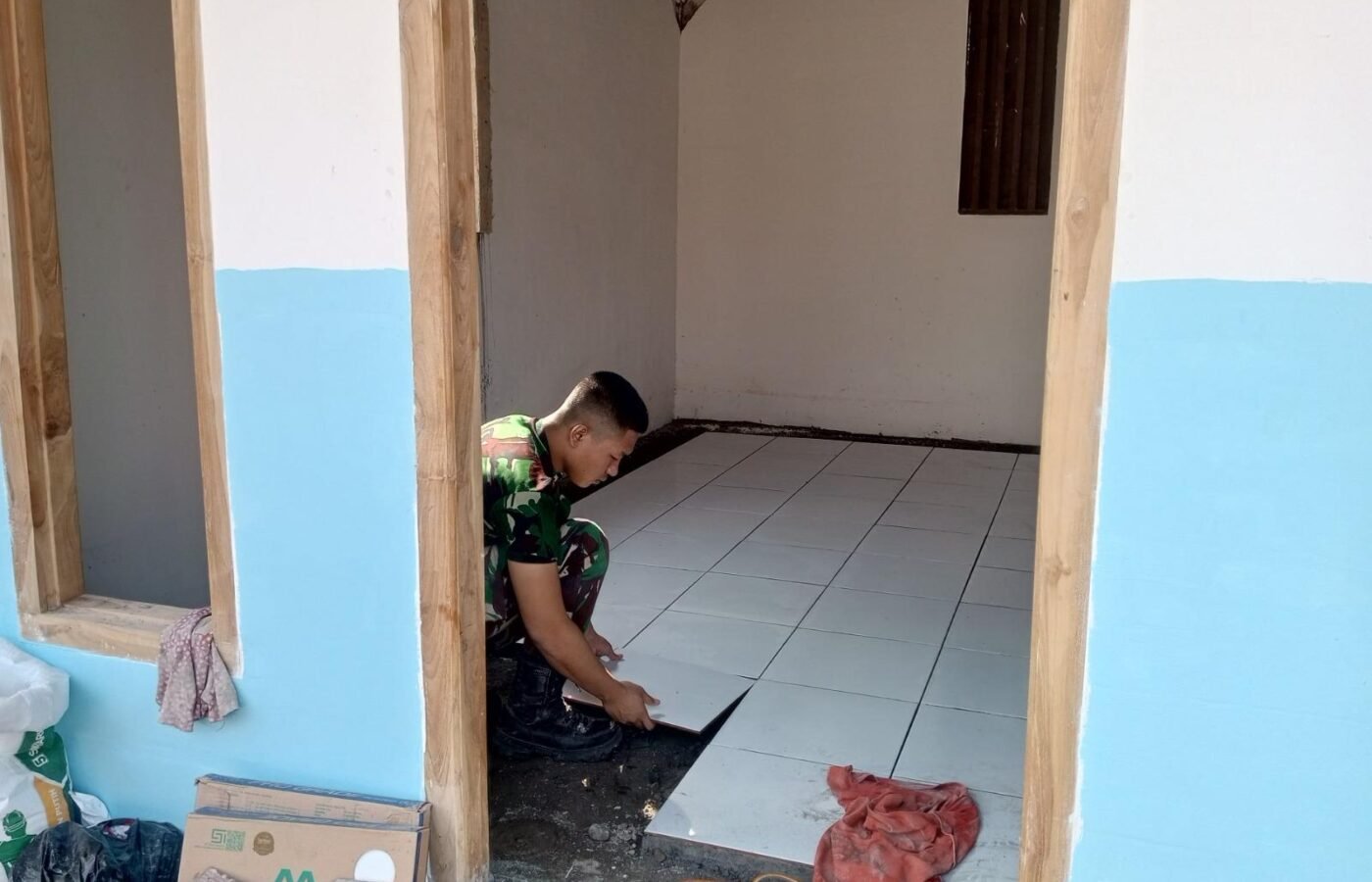 Kebahagiaan Baru Ibu Tini, Berkat Kerja Sama Satgas TMMD 129 Bojonegoro dan Masyarakat