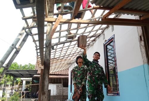 Transformasi Hunian Pak Ladi: Upaya Bersama Satgas TMMD 129 Bojonegoro