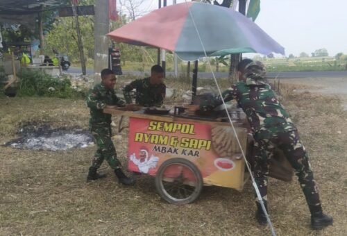 Kepekaan Sosial Anggota TNI dalam TMMD 129 di Bojonegoro