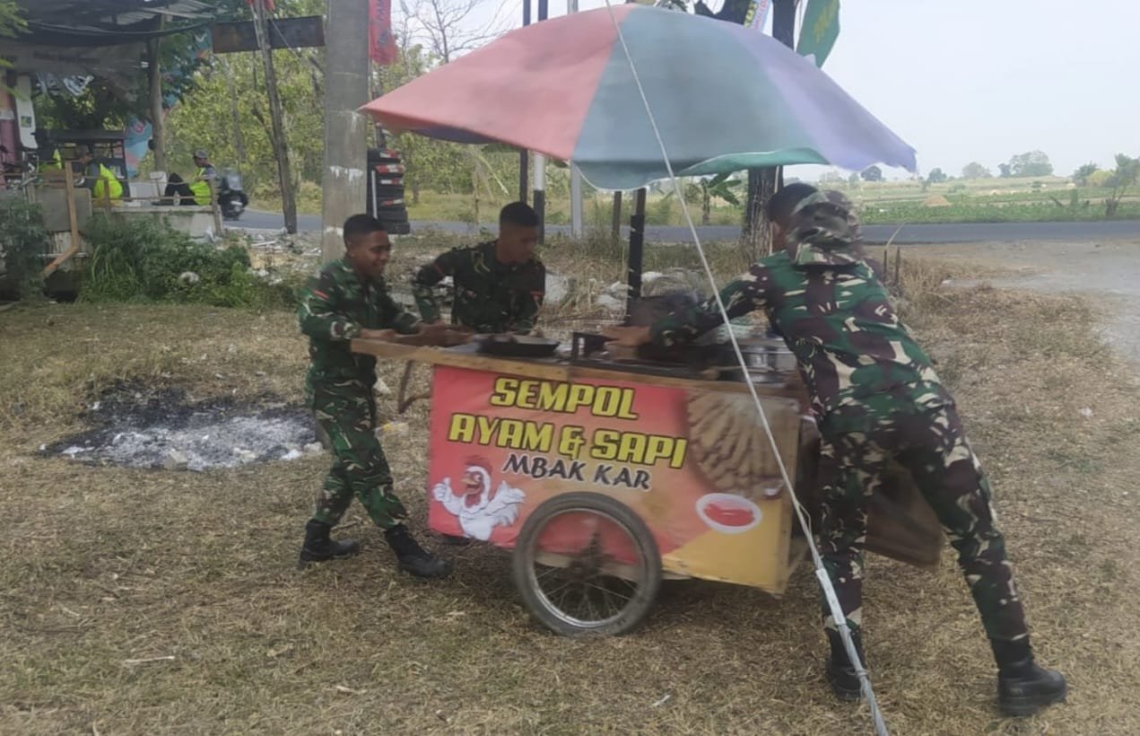 Kepekaan Sosial Anggota TNI dalam TMMD 129 di Bojonegoro