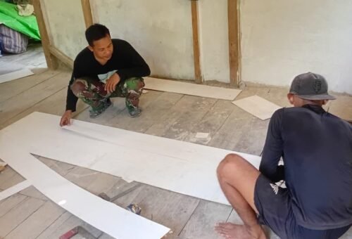 Sinergi TNI dan Masyarakat Mempercepat Pembangunan RTLH di Dusun Pala Pintas