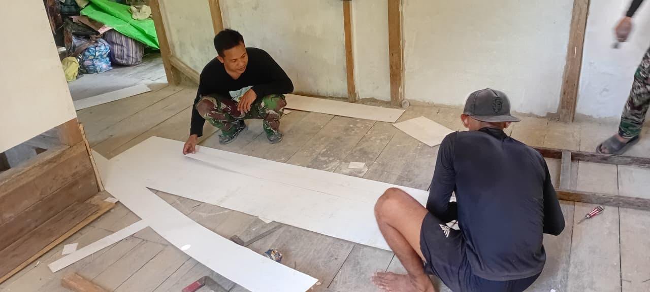 Sinergi TNI dan Masyarakat Mempercepat Pembangunan RTLH di Dusun Pala Pintas