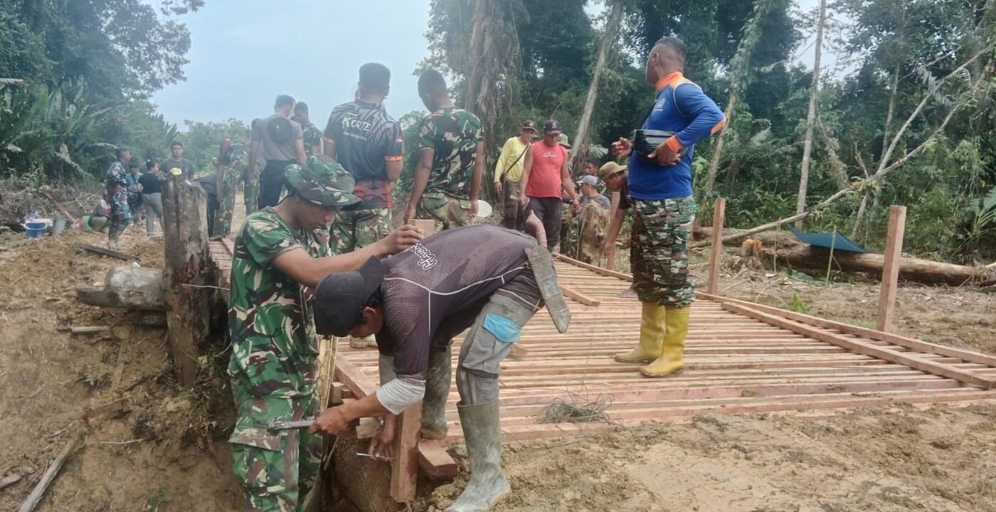 Kebersamaan dalam Pembangunan, Satgas TMMD Kodim 1206/Putussibau Percepat Proyek