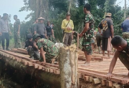 Sinergi Antara TNI dan Rakyat dalam TMMD ke-129 Kodim 1206/Putussibau