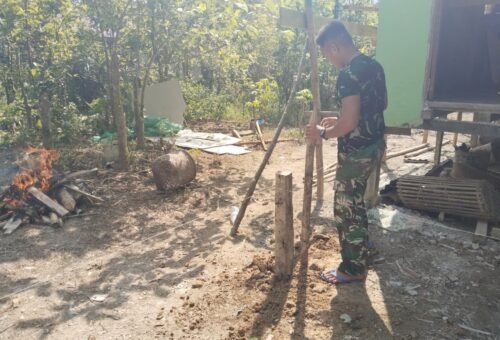Pengerjaan RTLH Ibu Yustina Atoh Semakin Maju, Satgas TMMD Kodim 1206/Putussibau Percepat Proses Penyelesaian