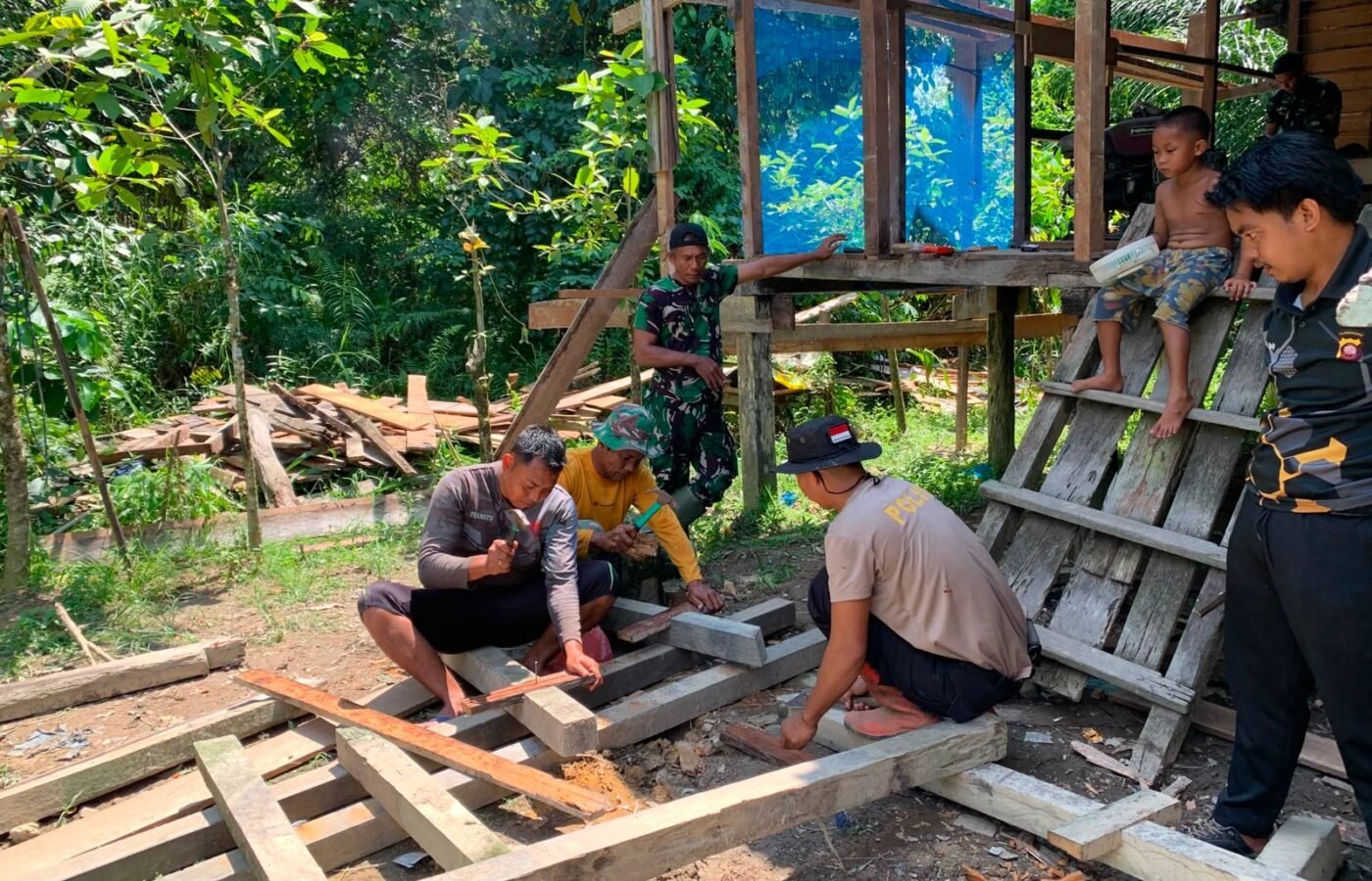 Pengharapan Baru Bagi Keluarga Dedi Dores Melalui Program TMMD
