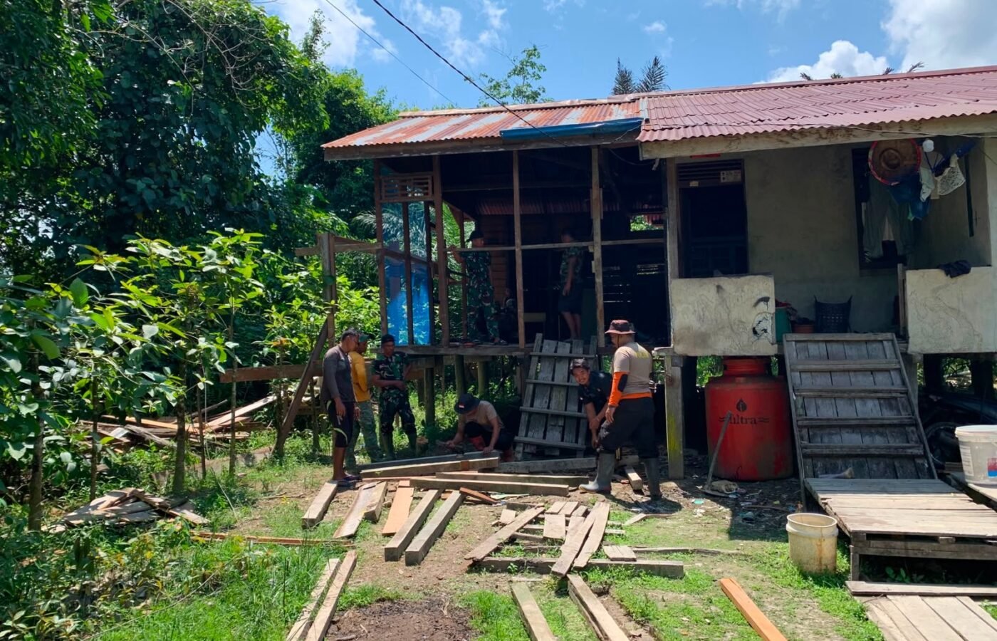 Transformasi Hunian Dedi Dores, Penantian Keluarga Menuju Rumah Layak