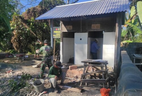 Sinergi Antara Satgas TMMD dan Komunitas Lokal Percepat Pembangunan Fasilitas MCK