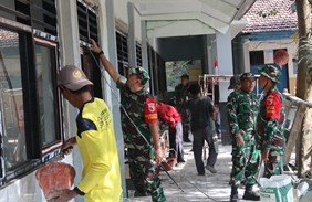 Kerjasama Sinergis di Kesongo: Satgas TMMD 129 Bojonegoro dan Warga Membangun Harapan Baru untuk Anak-anak Desa