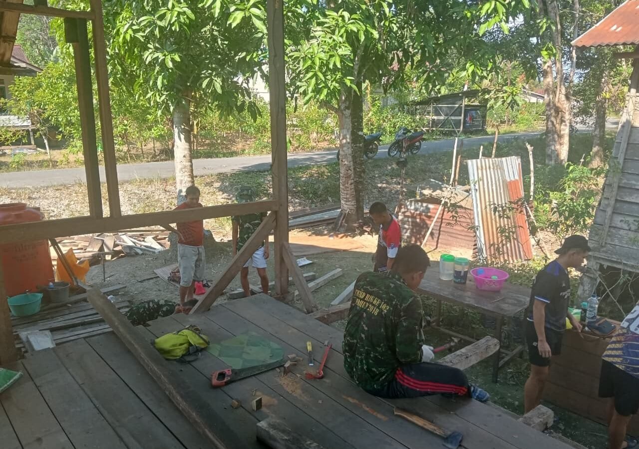 Pelaksanaan Pembangunan Rumah Layak Huni untuk Ibu Marsiana di Ulak Pauk