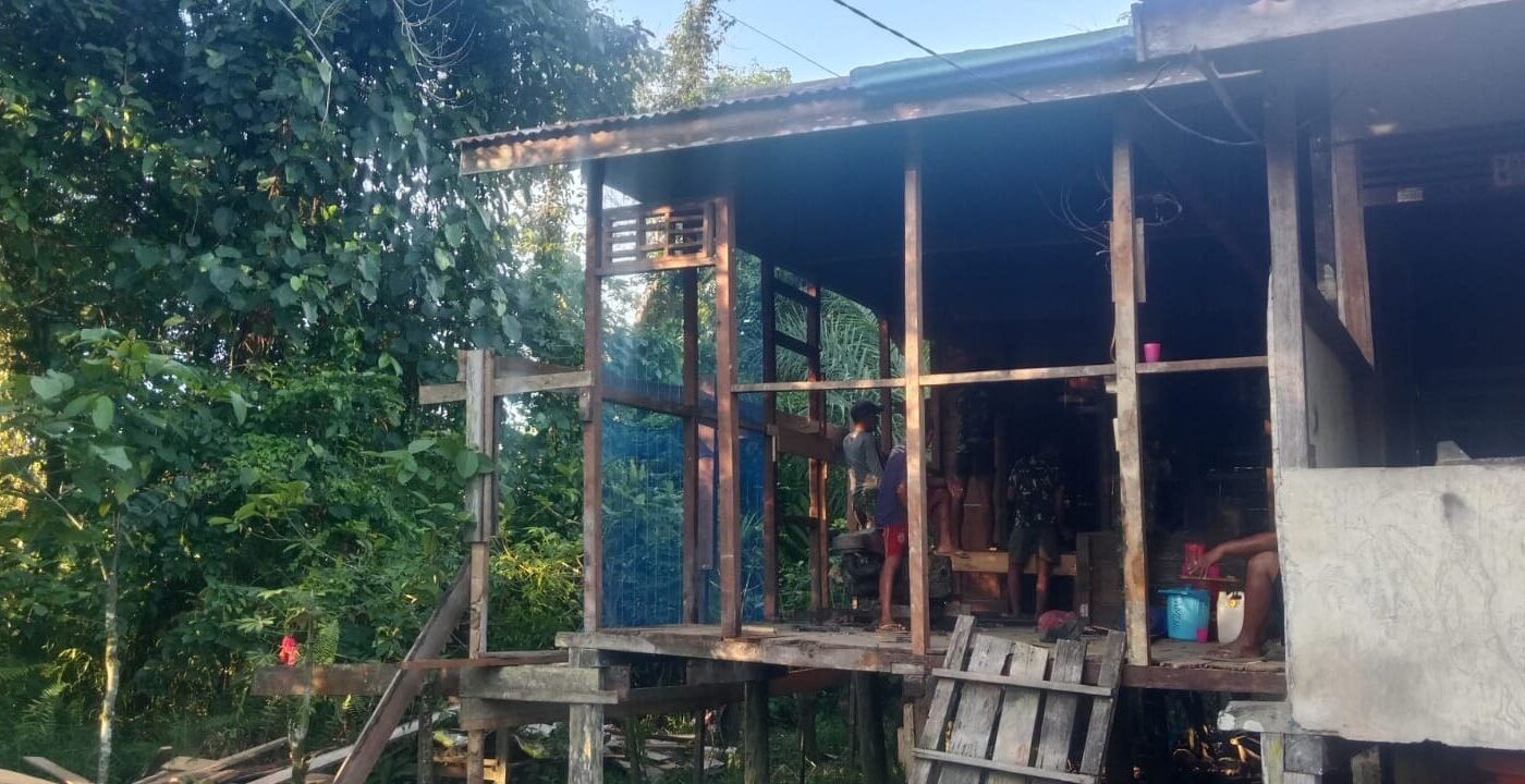 Upaya Maksimal Satgas TMMD Kodim 1206/Putussibau dalam Pembangunan RTLH di Ulak Pauk