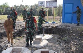 Dansatgas TMMD 129 Bojonegoro Tinjau Posko di Kesongo untuk Tingkatkan Morale