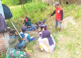 Kebersamaan dalam TMMD 129 Bojonegoro: Keceriaan Ngopi Santai TNI dan Warga