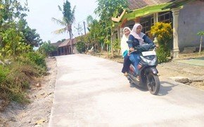 Transformasi Jalan Kedungpandan: TMMD 129 Bojonegoro Hadirkan Cor Beton untuk Warga