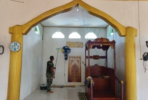 Pekerjaan Pengecatan Masjid di Polewali Terus Berlanjut