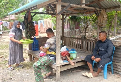 Kedekatan TNI dan Masyarakat Terjalin Lewat Secangkir Kopi di TMMD Ke-129