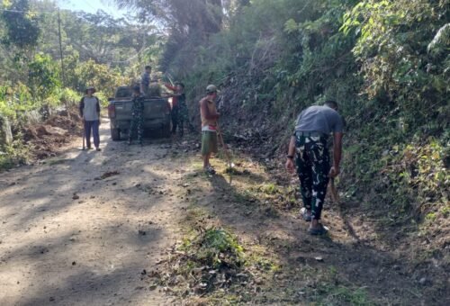 Kolaborasi TNI dan Warga, Satgas TMMD Ke-129 Kodim 1407/Bone Lestarikan Kebersihan Jalan