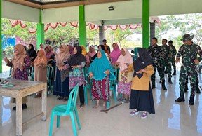 Senam Sehat Bersama: TMMD 129 Bojonegoro Berikan Keceriaan untuk Lansia Desa Kesongo