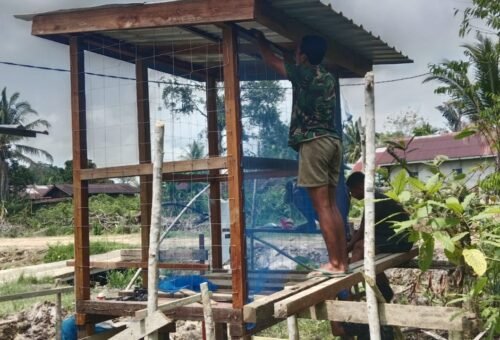 Pembangunan MCK Masjid Al-Hidayah, Satgas TMMD Kodim 1206/Putussibau Mempercepat Proses Akhir