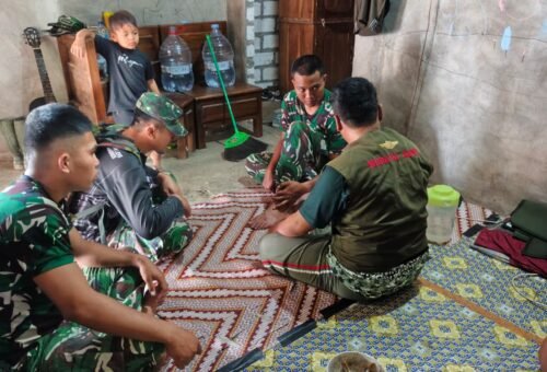 Kesehatan Prajurit Terjaga, Tim Medis TMMD 129 Lakukan Pendekatan dari Pintu ke Pintu